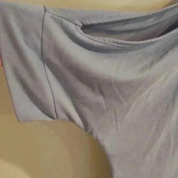 Green envelope women's large light blue open shoulder short sleeve top - Picture 4 of 6